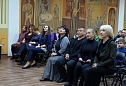 Актеры театра кукол готовятся к выступлению