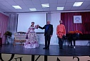 Артисты вилючинского народного театра ТВМ на сцене библиотеки